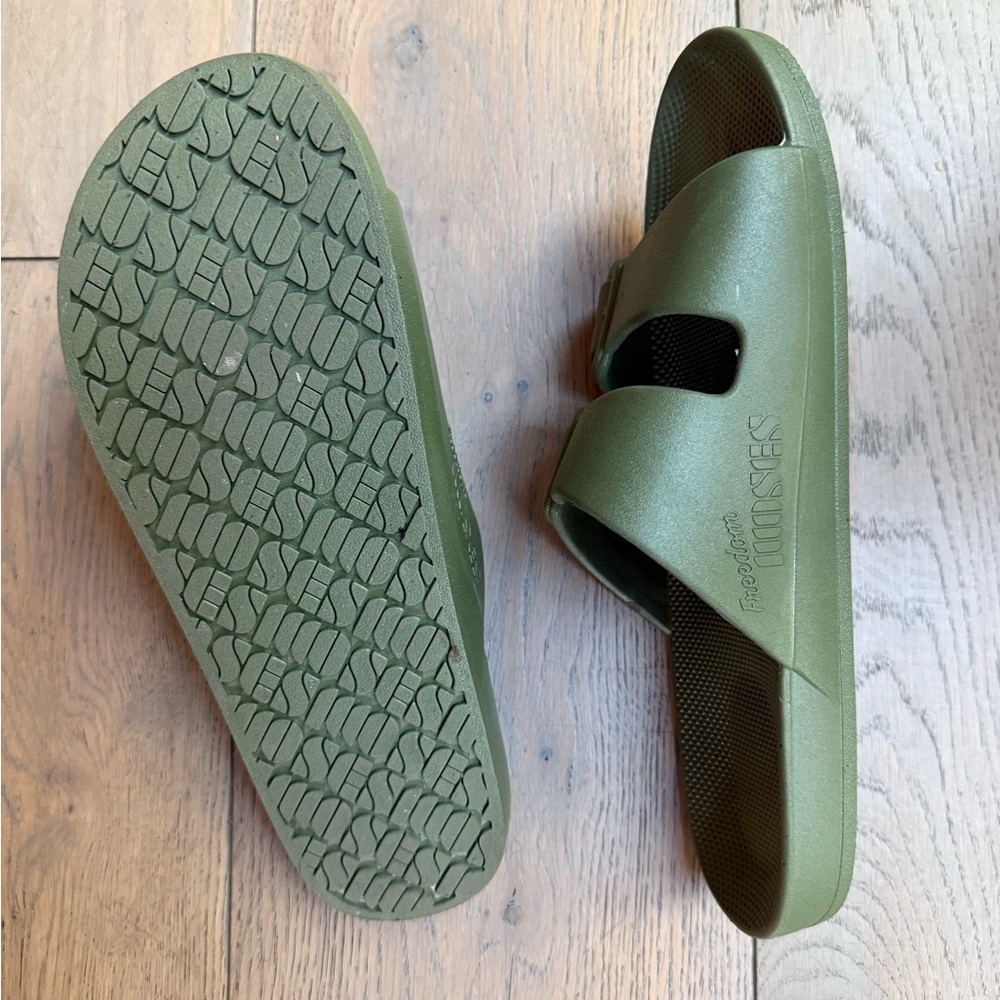 Slide Sandals - Picture 5 of 5